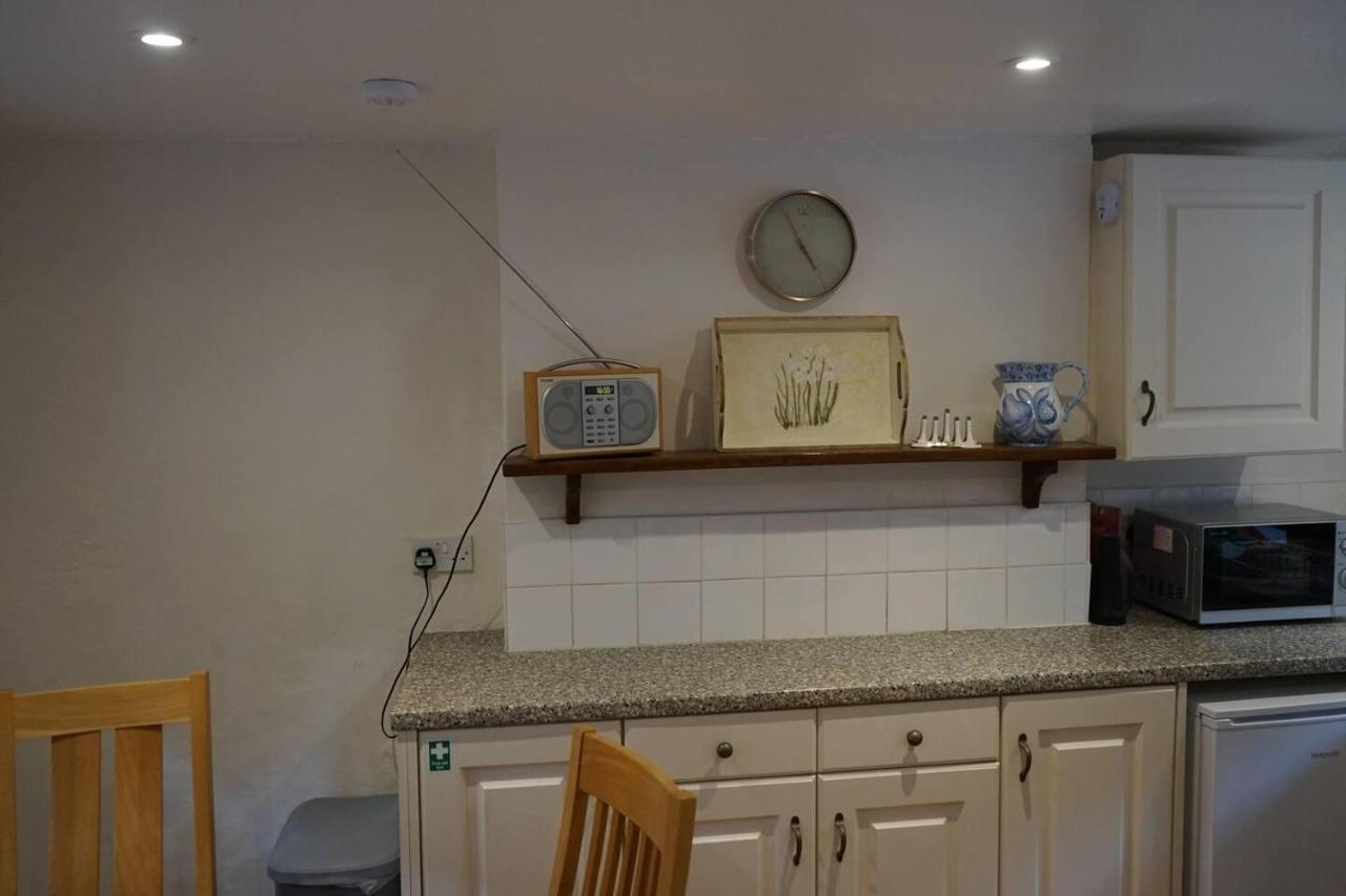 Stunning Historic 2-Bed House In Shaftesbury Exterior photo