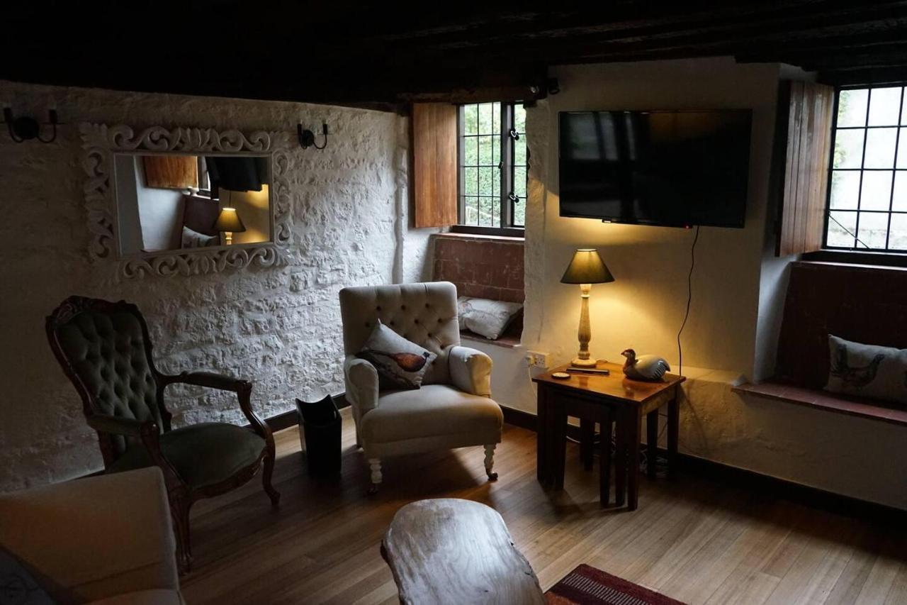 Stunning Historic 2-Bed House In Shaftesbury Exterior photo